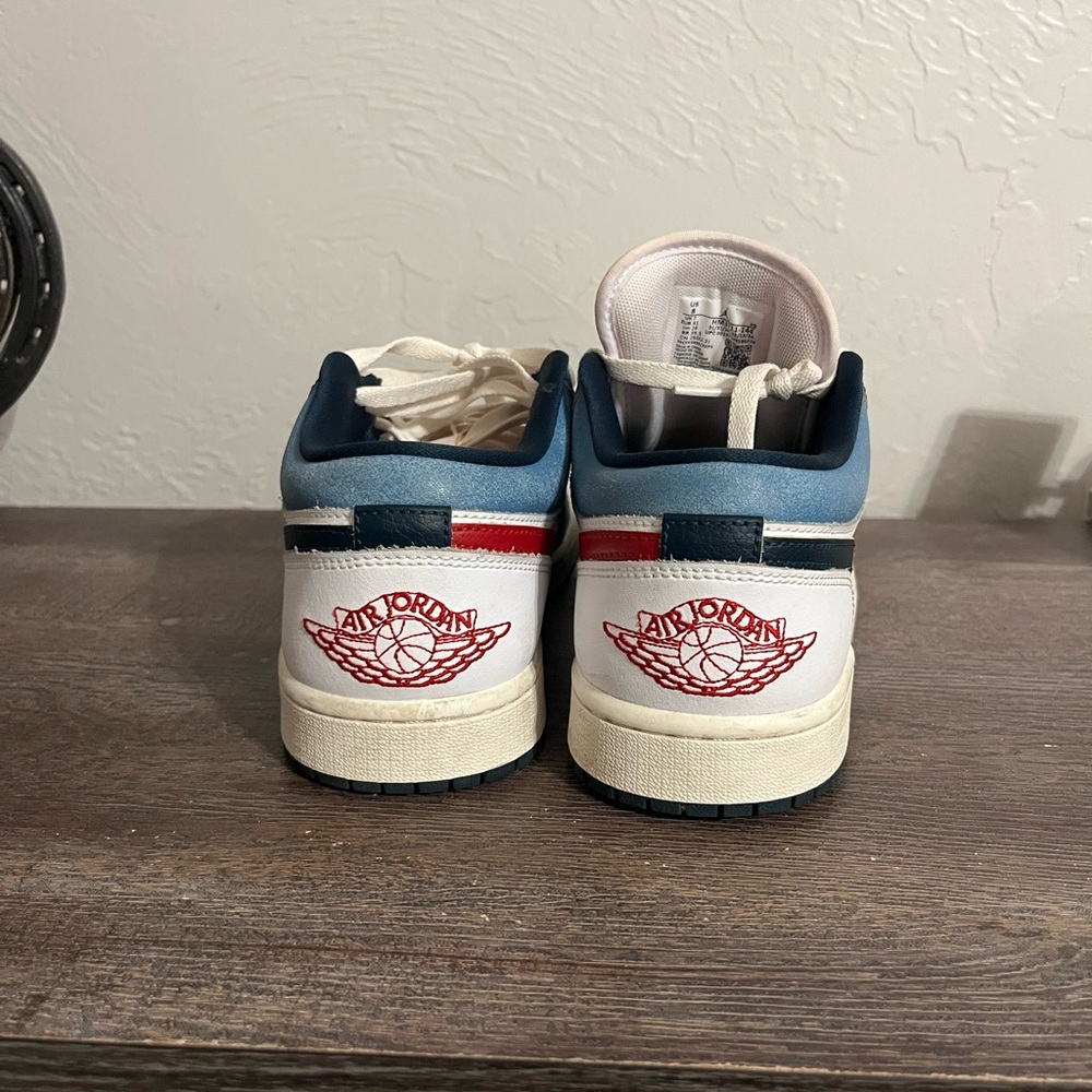 Nike air Jordan Blue and White Men's Sneakers - Picture 2 of 6